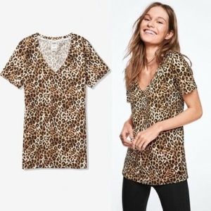 PINK Victoria’s Secret leopard v neck tee shirt
